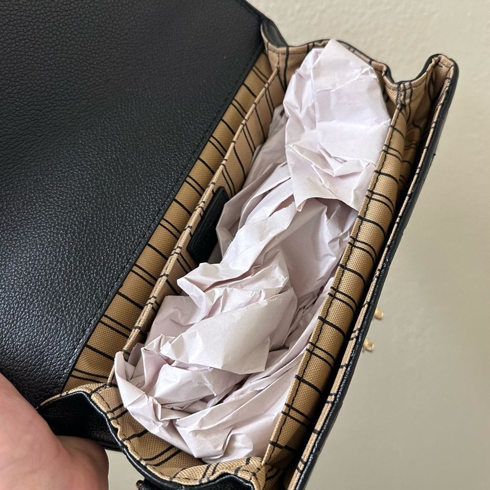 Black Bag - Picture 6 of 9